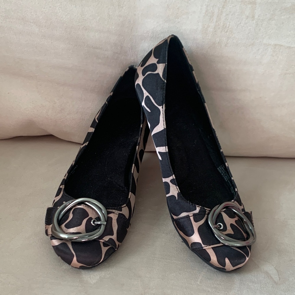 Dr. Scholl's Black and Brown Patterned Flats